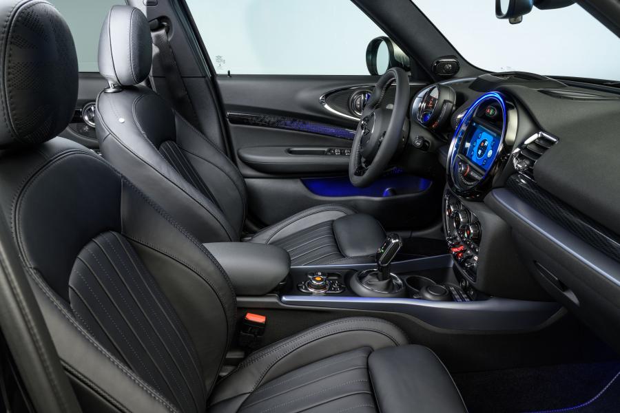 Интерьер Mini Cooper Clubman (F54) 2019 года  (WW) (фото 21 из 31)